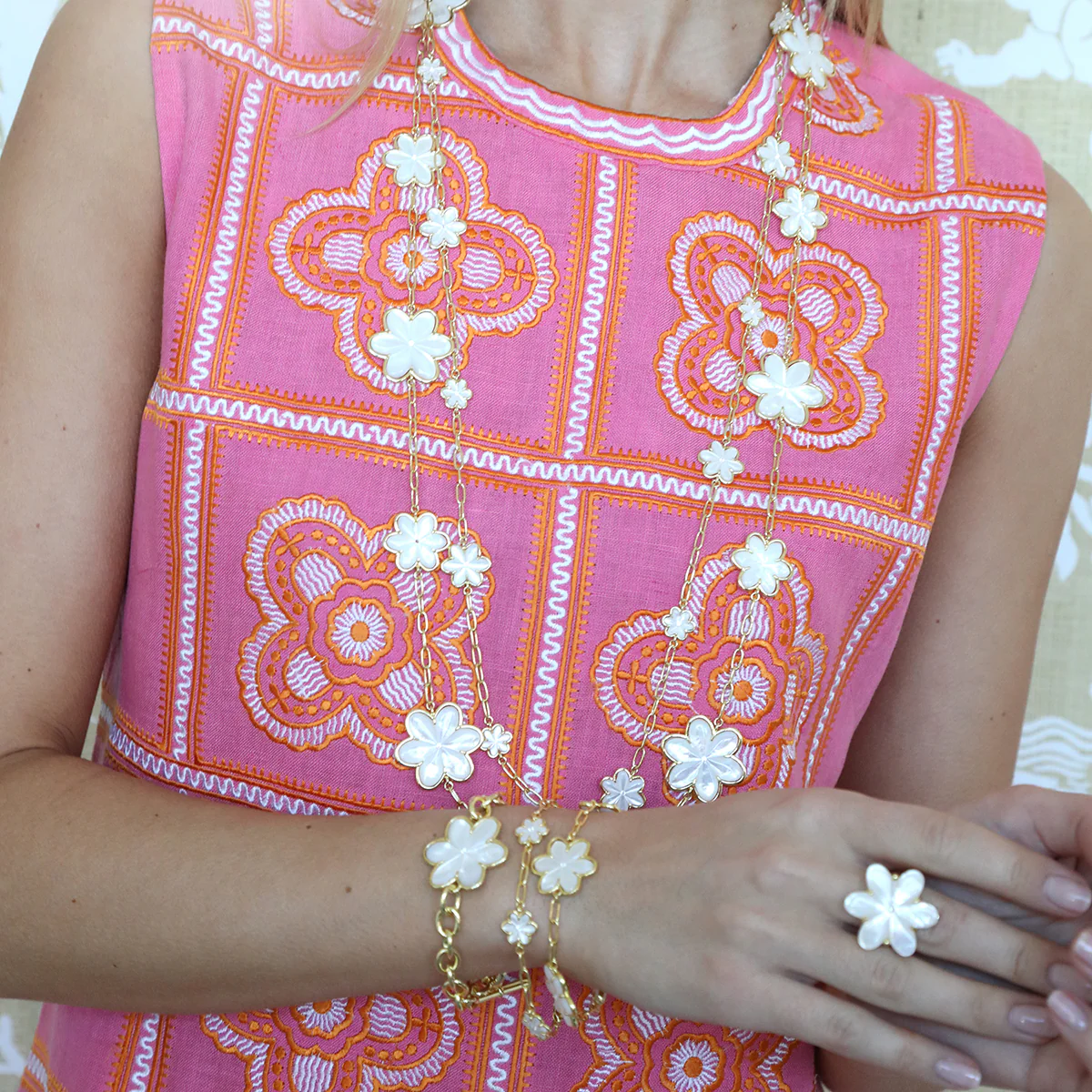 Eadie Oversized Bracelet - Image 3