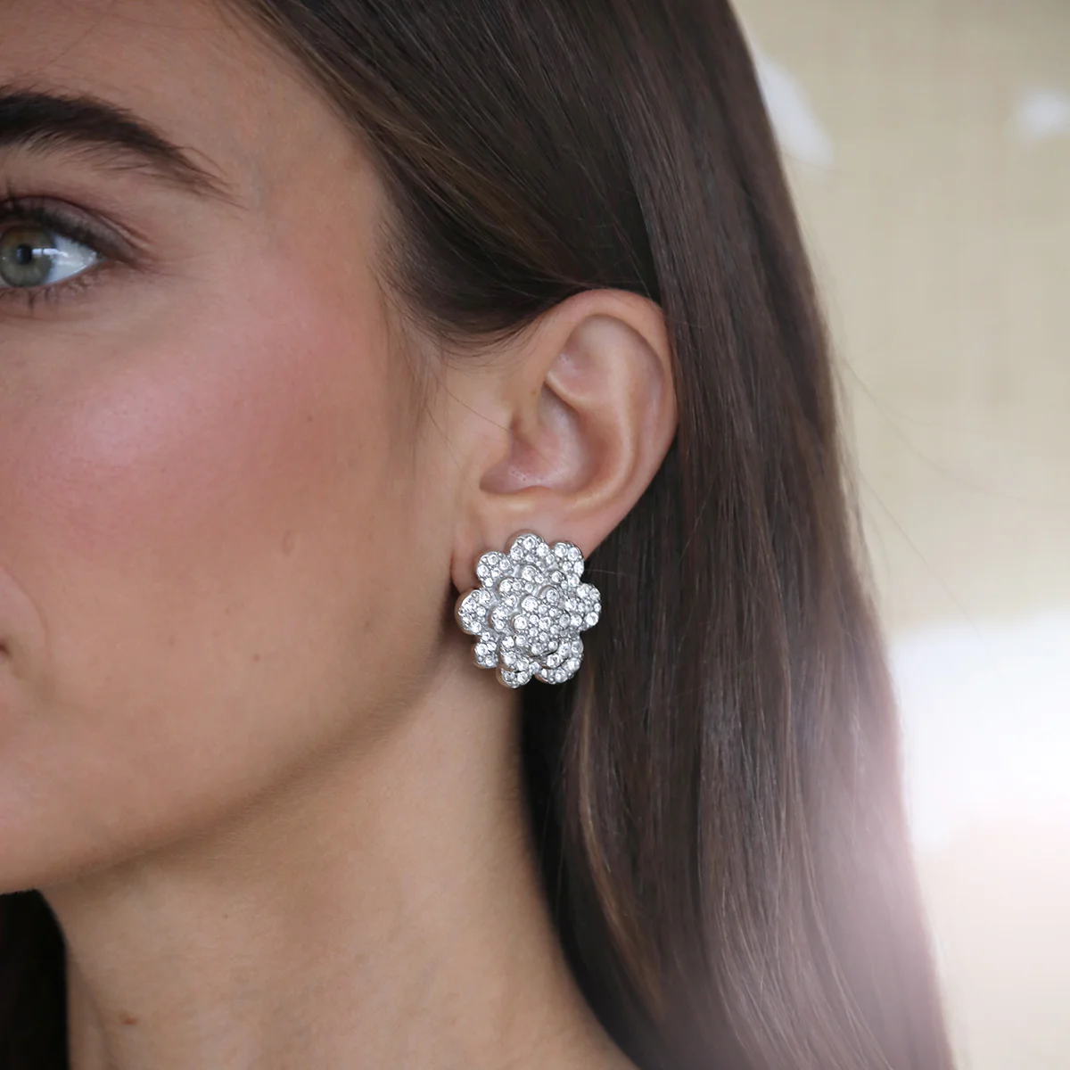 Camellia Stud - Image 4